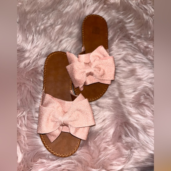 Pink Cute Sandals Size 5 - Picture 1 of 5
